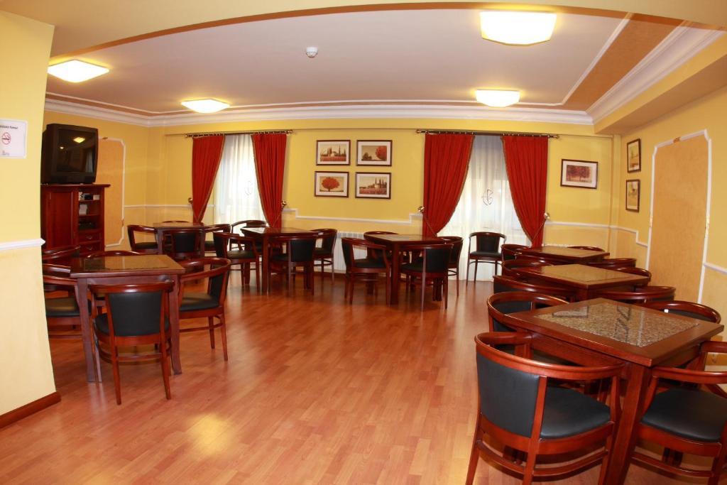 Hostal Torres ซานเลโอนาร์โด เด ยาเกว ภายนอก รูปภาพ